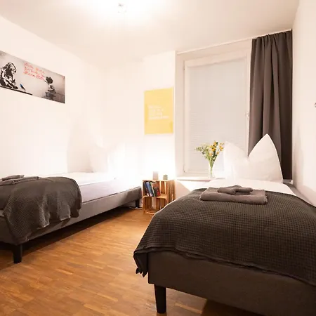 Ko-Living - Yellow Submarine Suite - Altstadt - Kueche - 2 Sz - Getrennte Betten - Bis 7 Gaeste Halle  Exterior photo